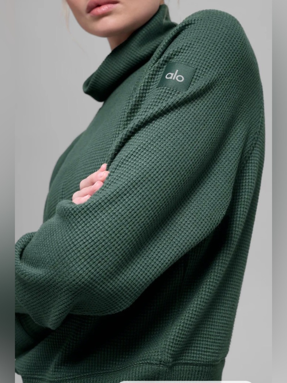 ALO Yoga Waffle Weekend Escape Mock Neck Sweatshirt  Clover Green  S NWT - Picture 4 of 15